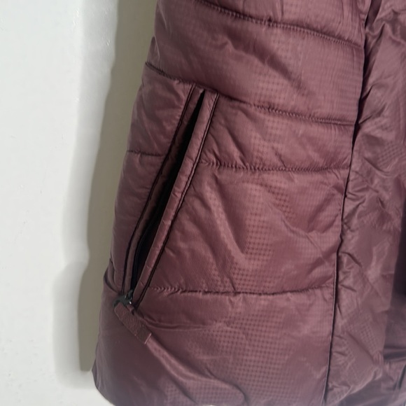 Smart wool smart loft wool burgundy puffer vest size small - Picture 7 of 16